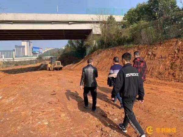 慈利縣建投集團(tuán)、慈姑建材公司：現(xiàn)場(chǎng)踏勘建筑垃圾綜合治理項(xiàng)目建設(shè)情況